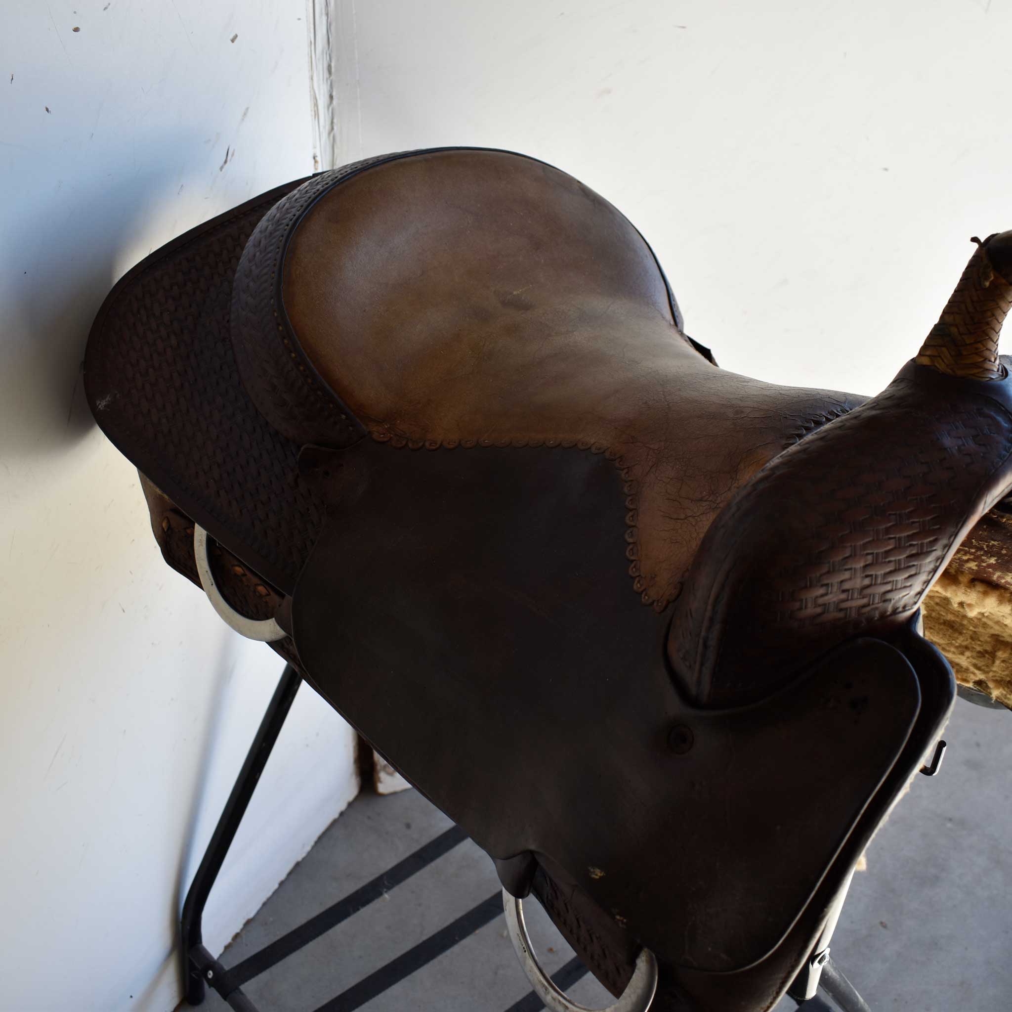 Used 16" Andrew Dee's Hardware Non-Rider Saddle - Image 13