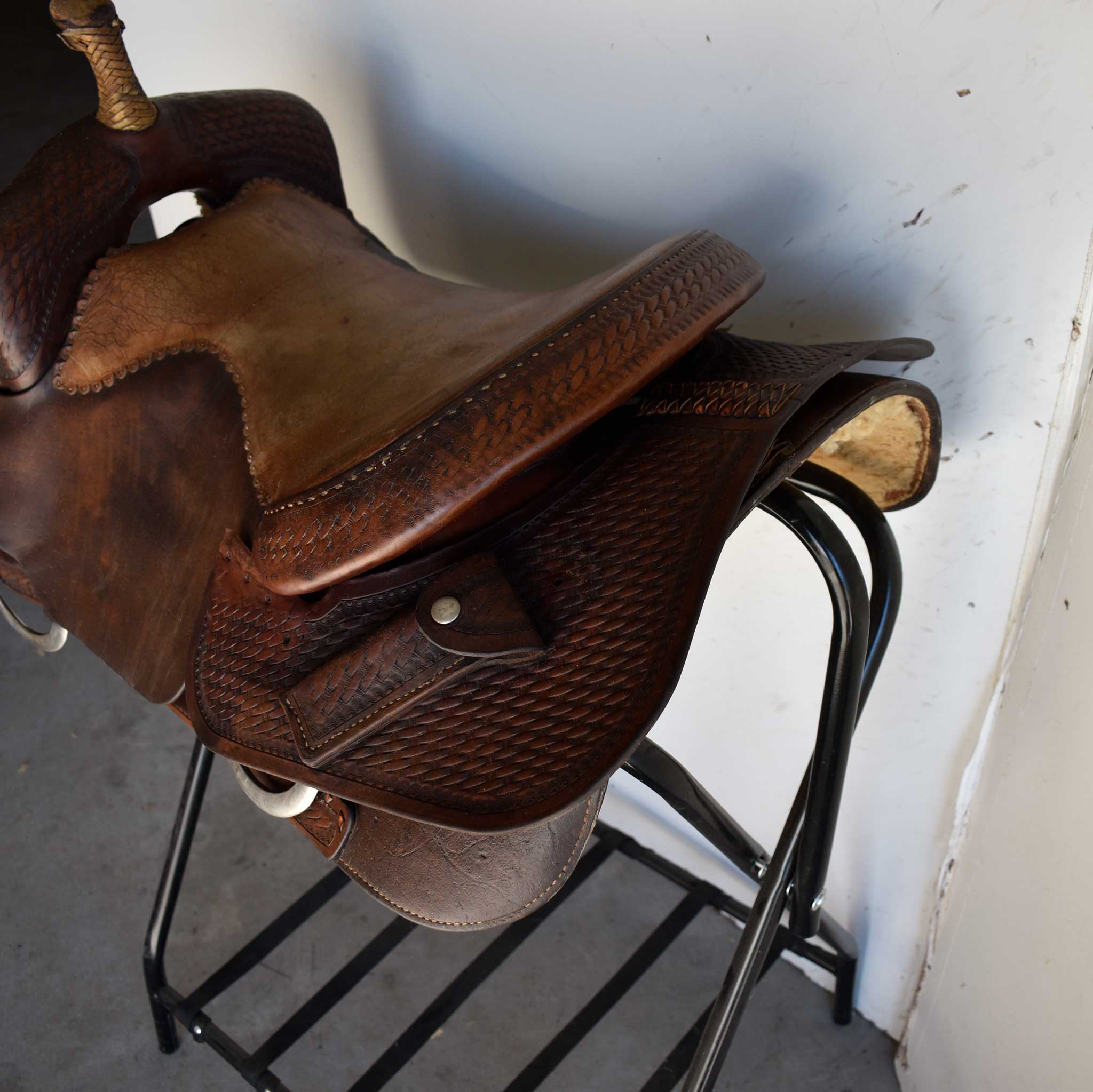 Used 16" Andrew Dee's Hardware Non-Rider Saddle - Image 3