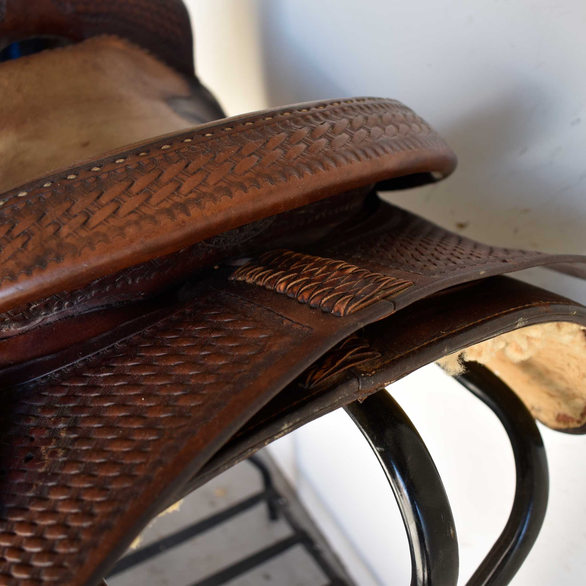 Used 16" Andrew Dee's Hardware Non-Rider Saddle - Image 5