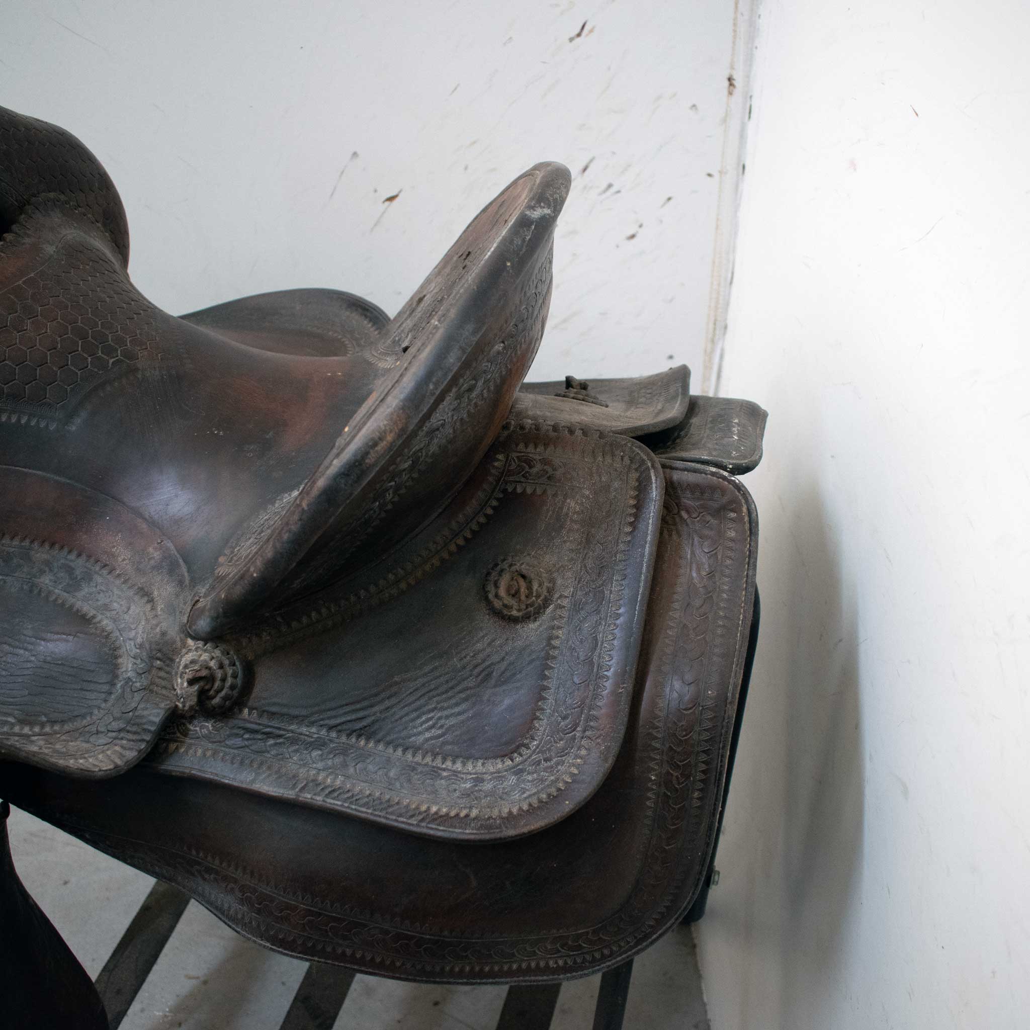 Used 14" G.L. Co Non-Rider Decor Only - Image 3
