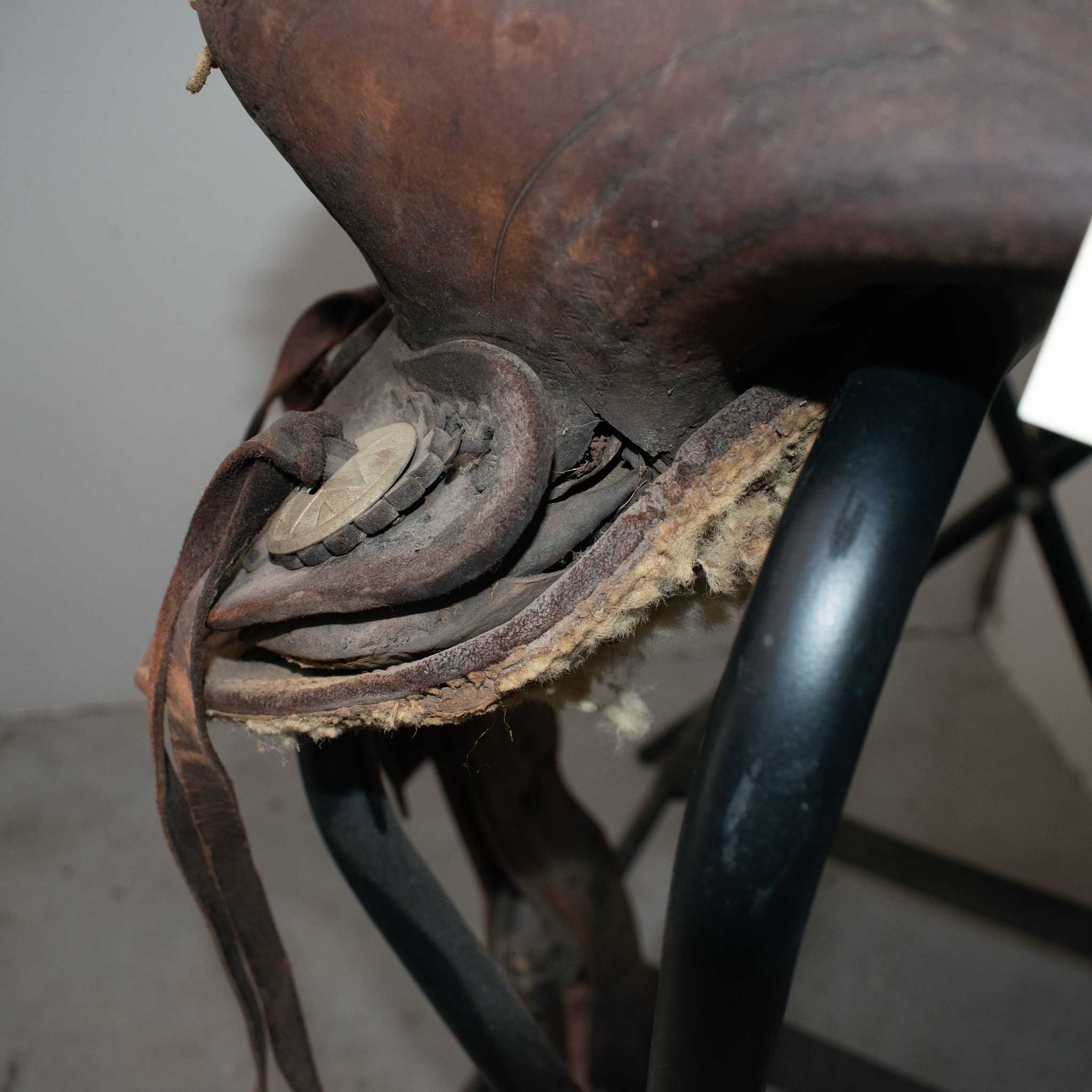 Used 16" Non-Rider Decor Only Saddle - Image 6