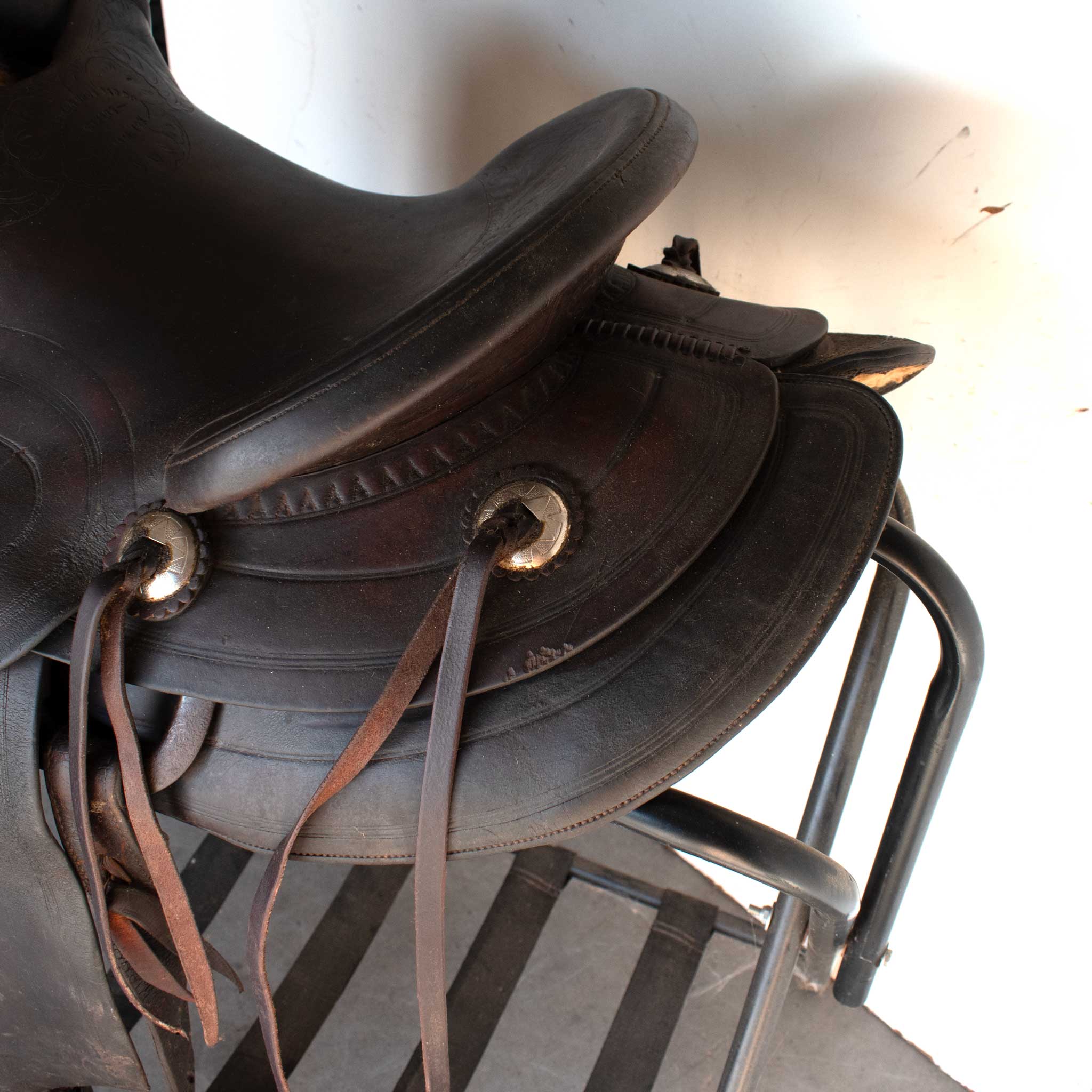 Used 13.5" Eddleman Bros Non-Rider Saddle - Image 4