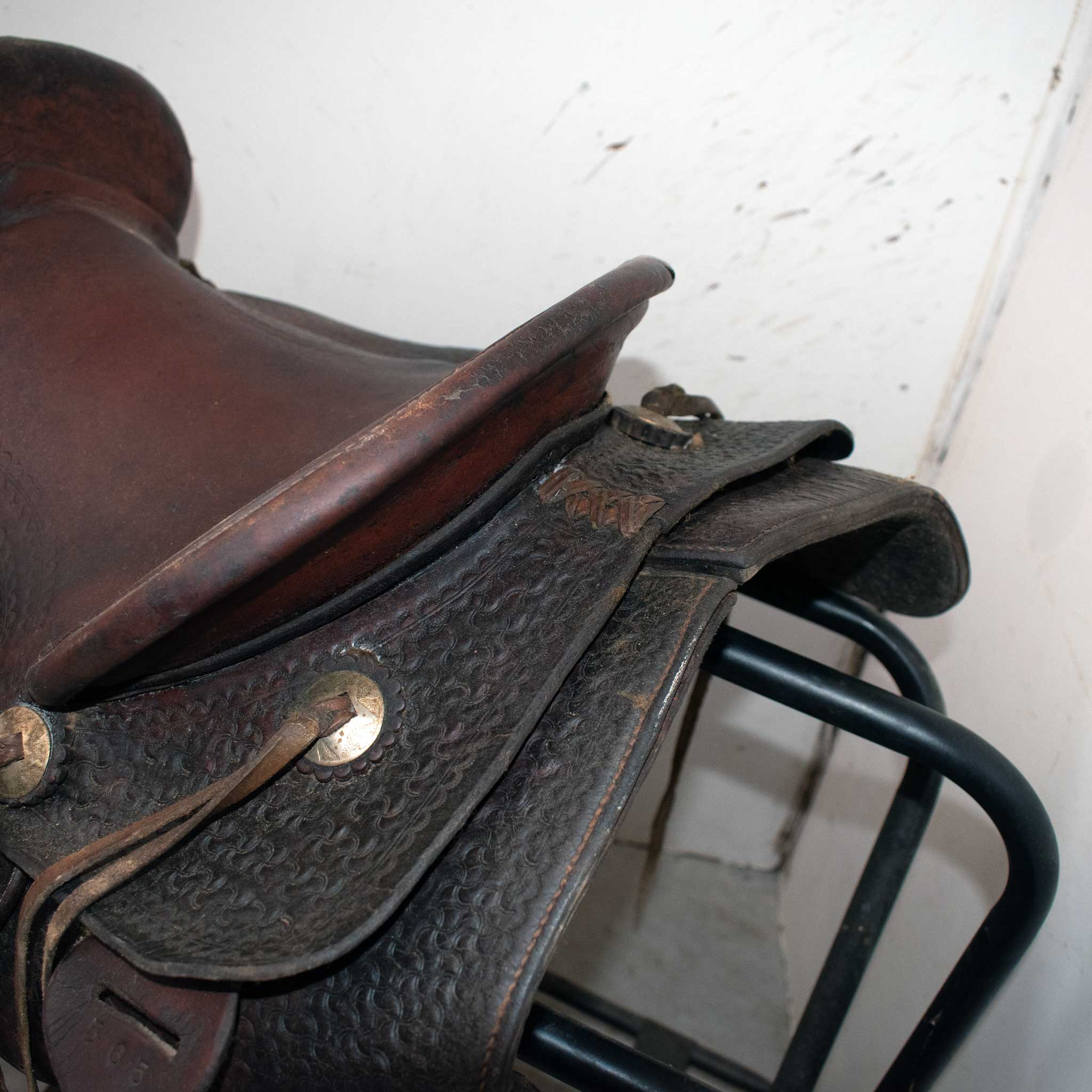 Used 15" Non-Rider Decor Only Saddle - Image 3