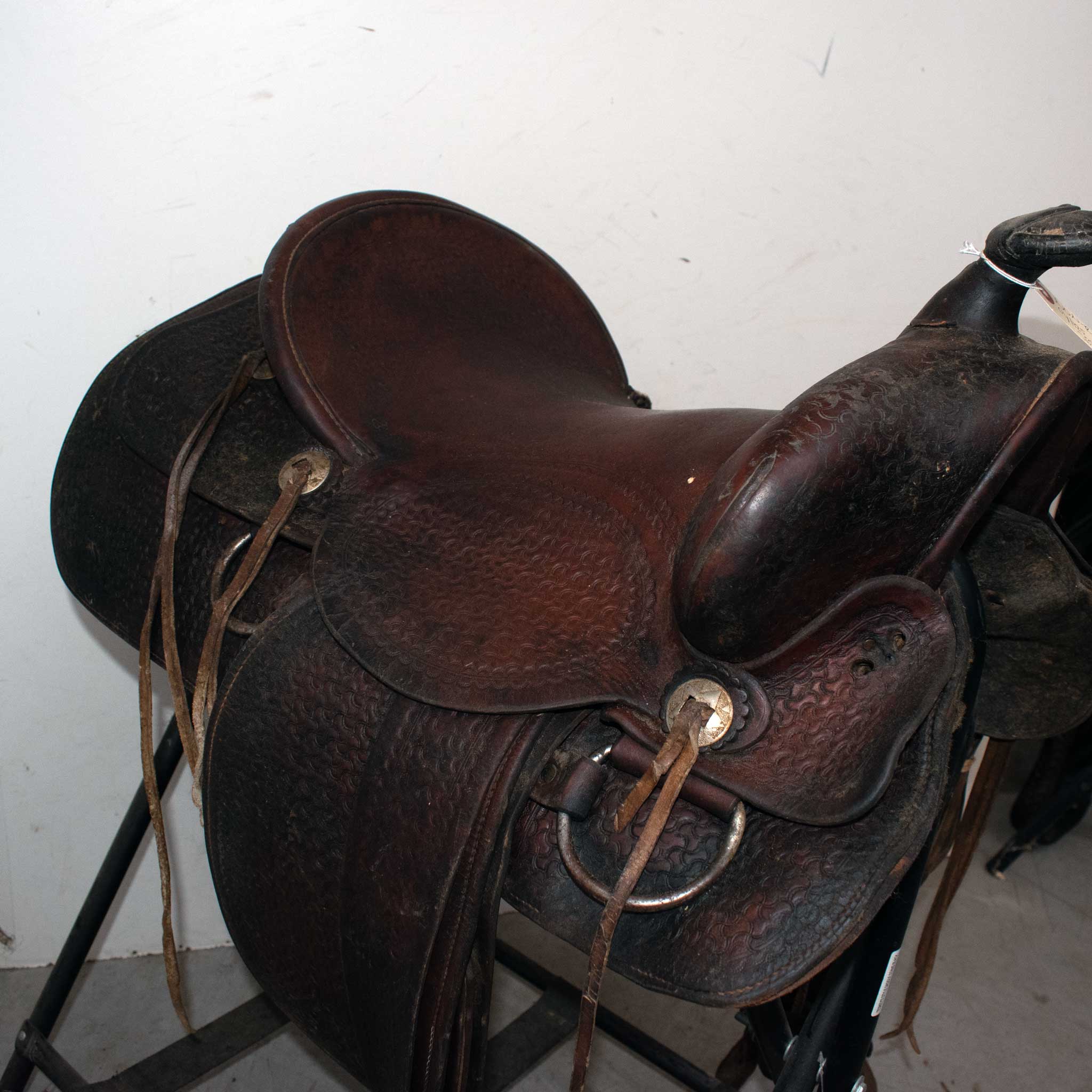 Used 15" Non-Rider Decor Only Saddle - Image 5