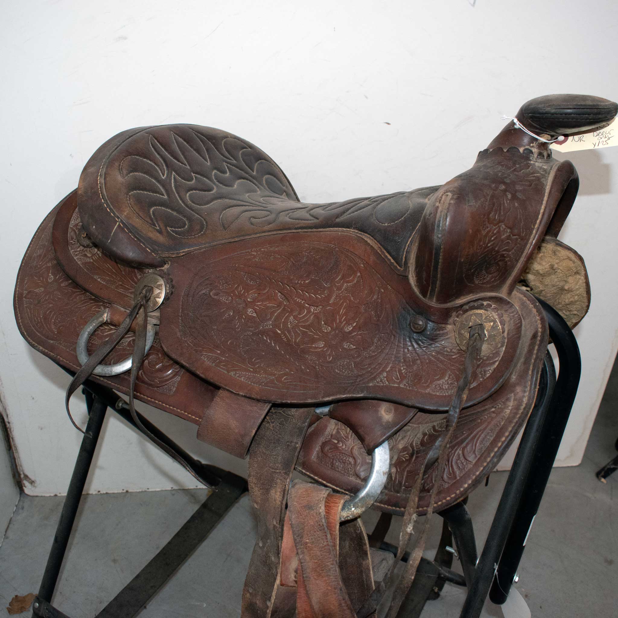 Used 15" Non-Rider Decor Only Saddle - Image 5