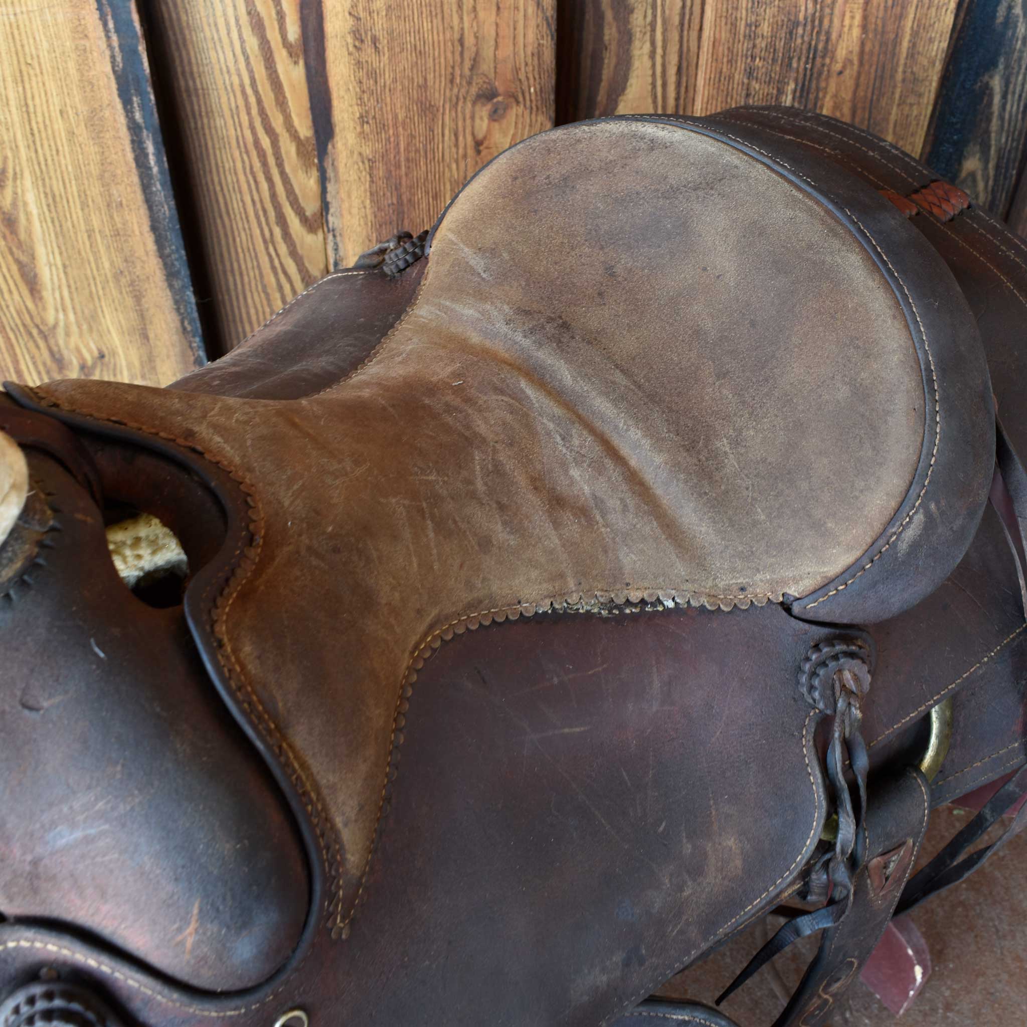 Used 15.5" Hissell Non-Rider Saddle - Image 5