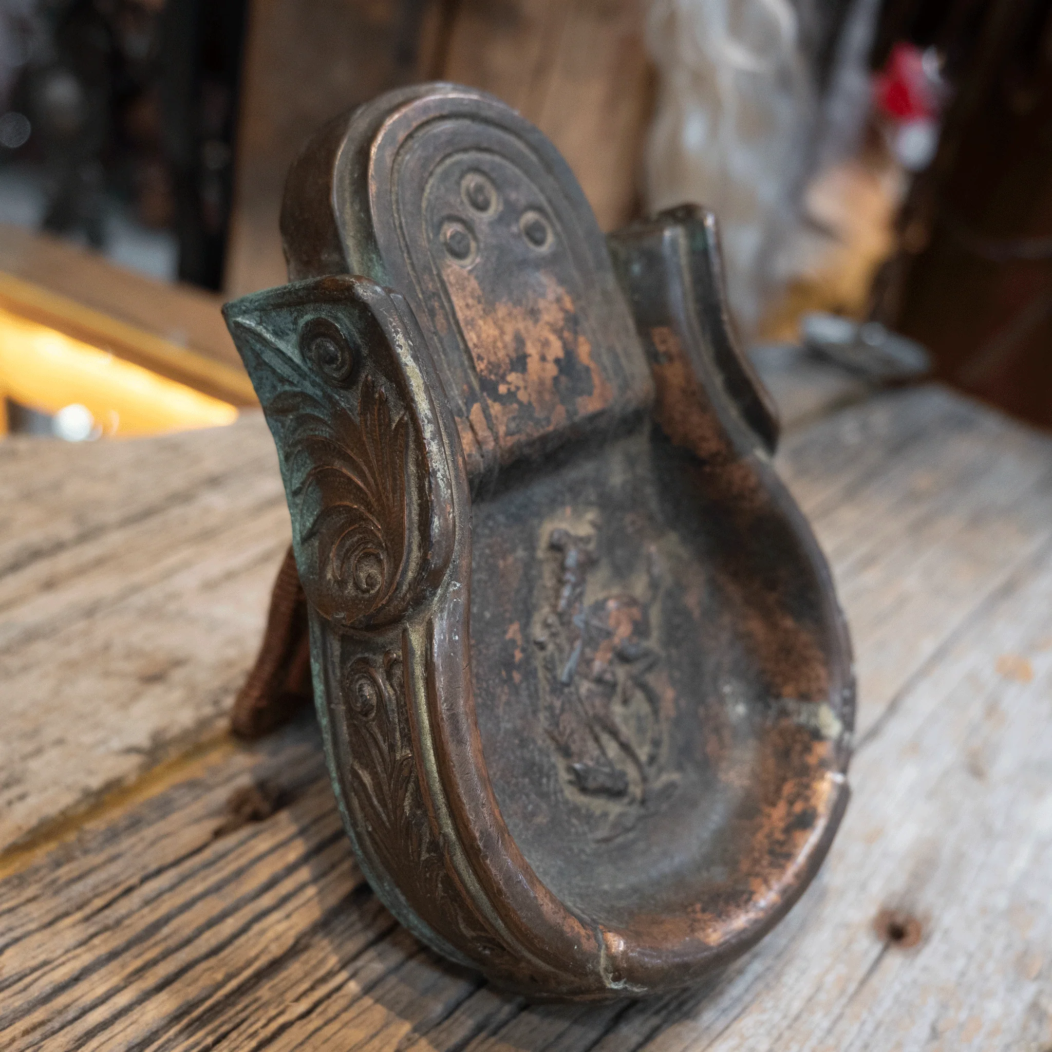 Vintage 1930's-40's Horse Stirrup Art Deco Ashtray - Image 3
