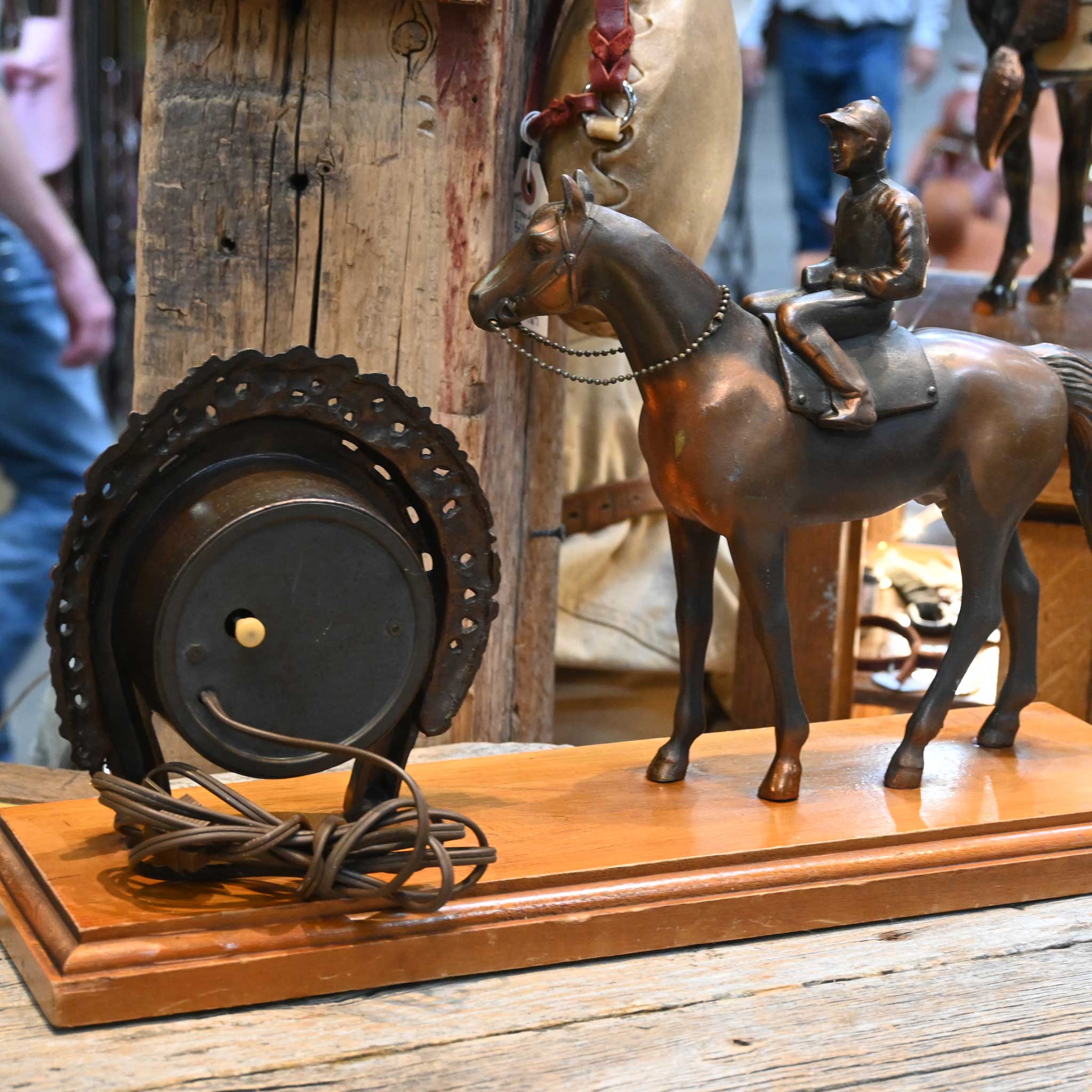 Vintage Race Horse & Jockey w/a Champion Horseshoe Flowers Clock - Image 4