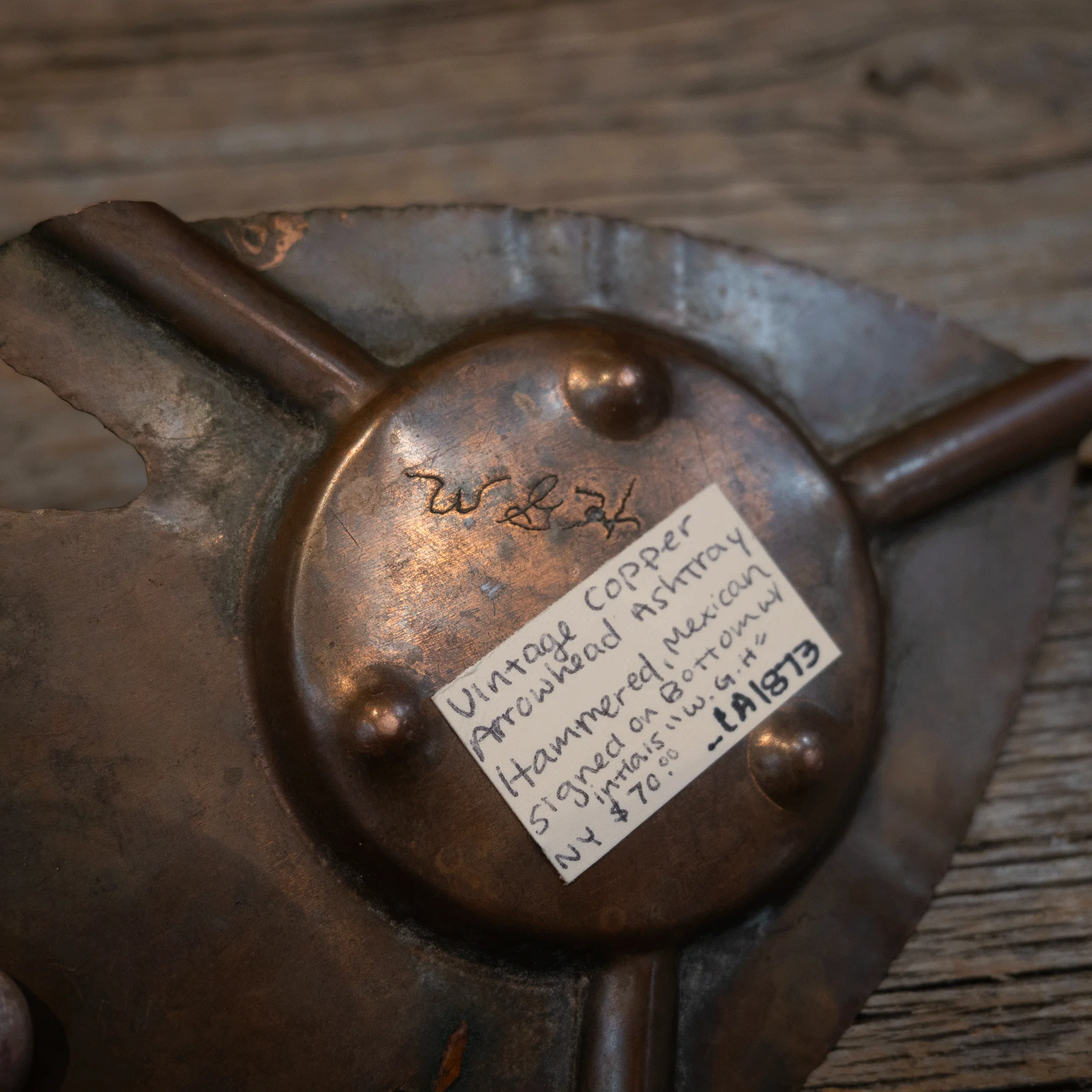 Vintage Hammered Arrowhead Copper ashtray - Image 3