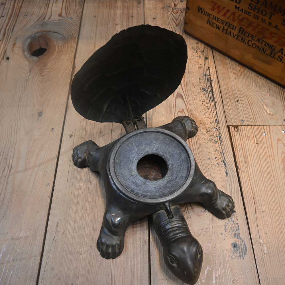 Vintage Turtle Spittoon - Image 2
