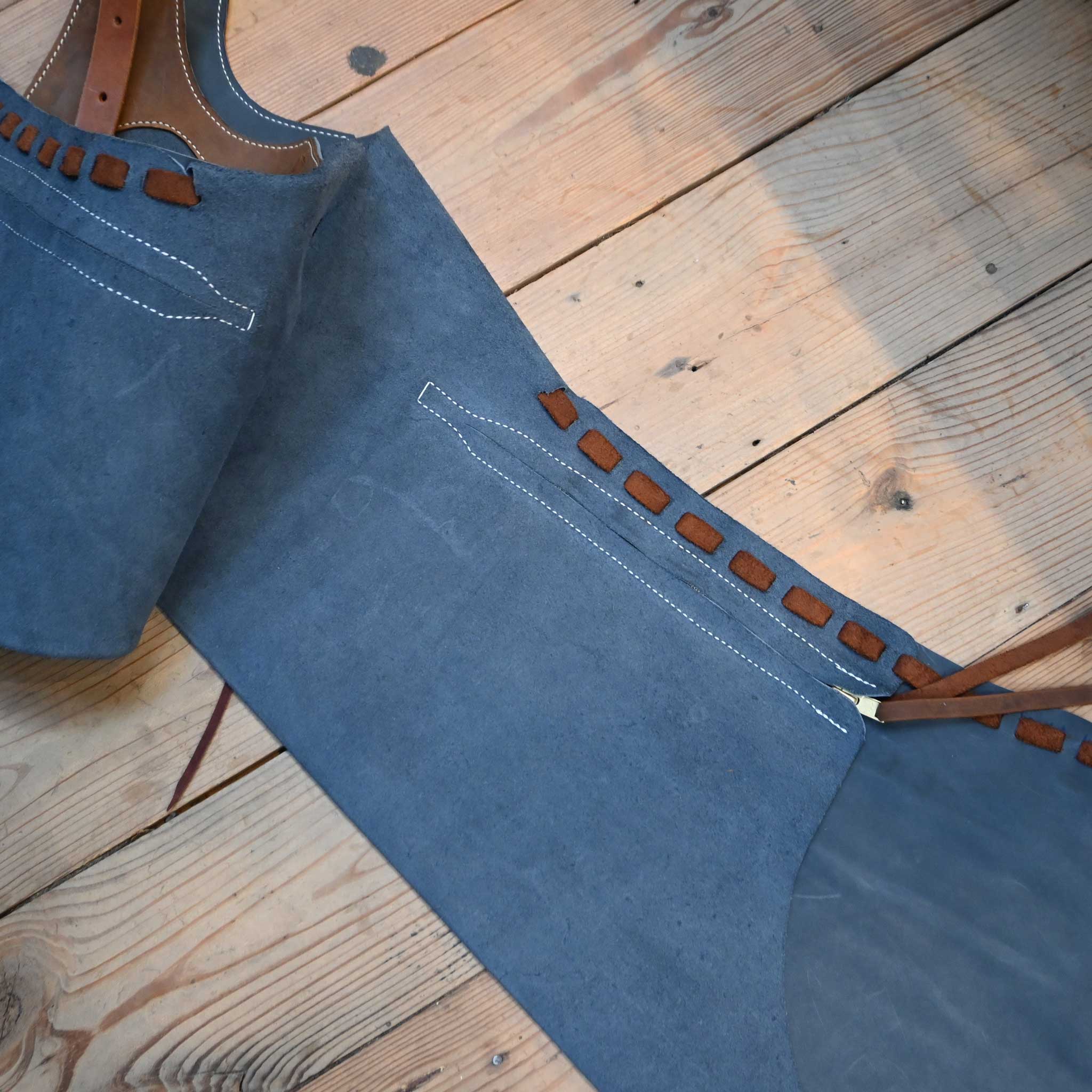 WLC Stepthrough Chaps with 1/2 Zips - Image 3